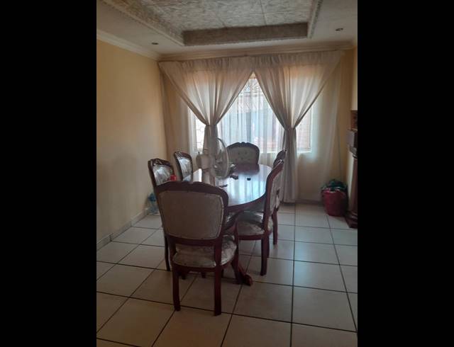 3 BEDROOM HOUSE FOR SALE IN SOSHANGUVE EAST EXT 3